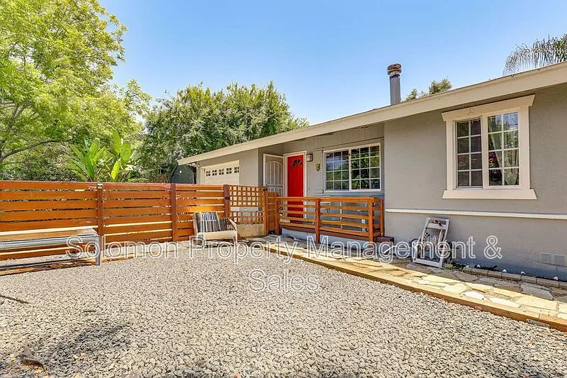 Building Photo - 901 Eucalyptus Ave