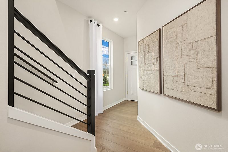 4th image of 15943 26th Drive NE