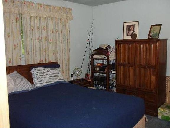 5th image of 807 E Gardenia Ln