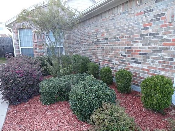 3rd image of 6373 Geneva Ln