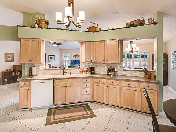 5th image of 4467 Cobblefield Cir W