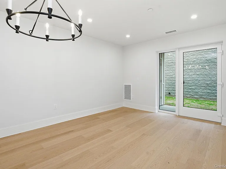 25 S Riverside Ave #107 — Photo 9