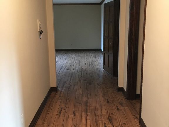 4th image of 130 Brady Cir E