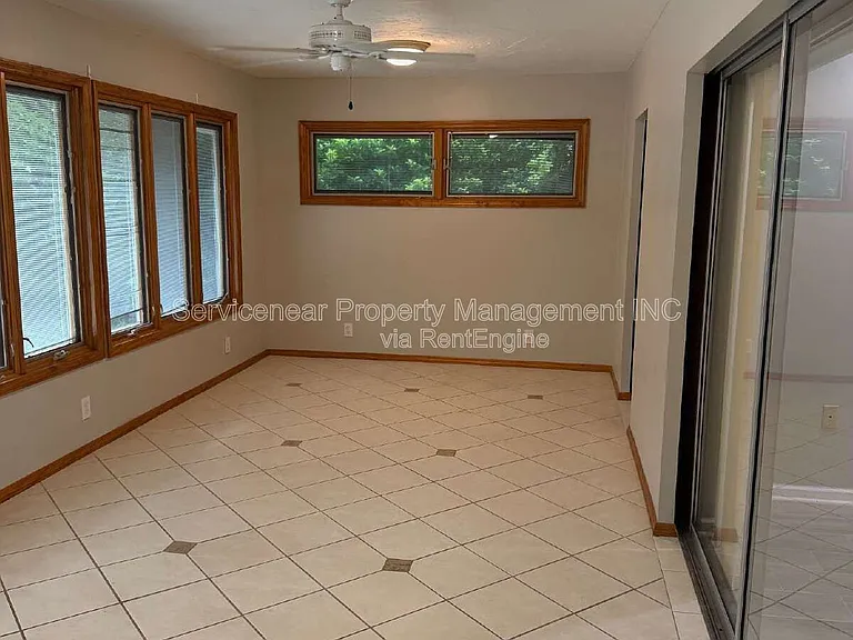 423 Whispering Oaks Ct — Photo 11