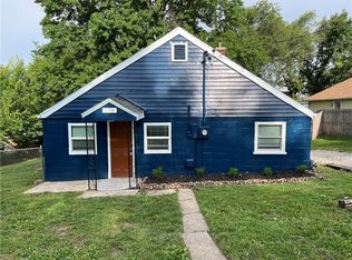 7104 N Cherry St, Gladstone, MO 64118
