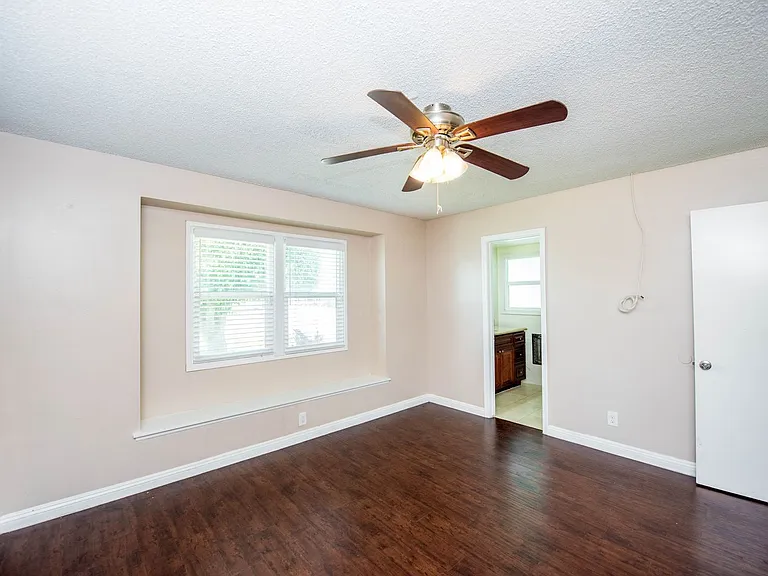 15412 Shasta Ln — Photo 19