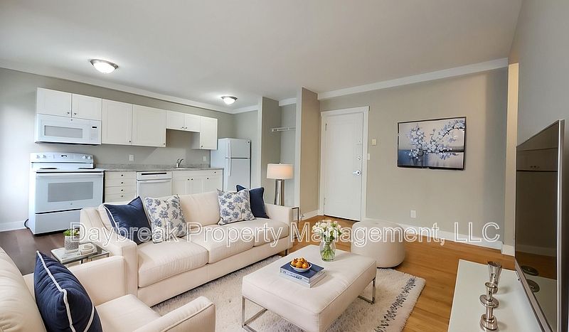 1st image of 1258 10th St N #101