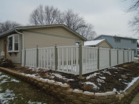3rd image of 414 Tanglewood Dr