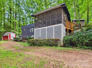 199 Upper Bat Cave Dr, Hendersonville, NC 28792