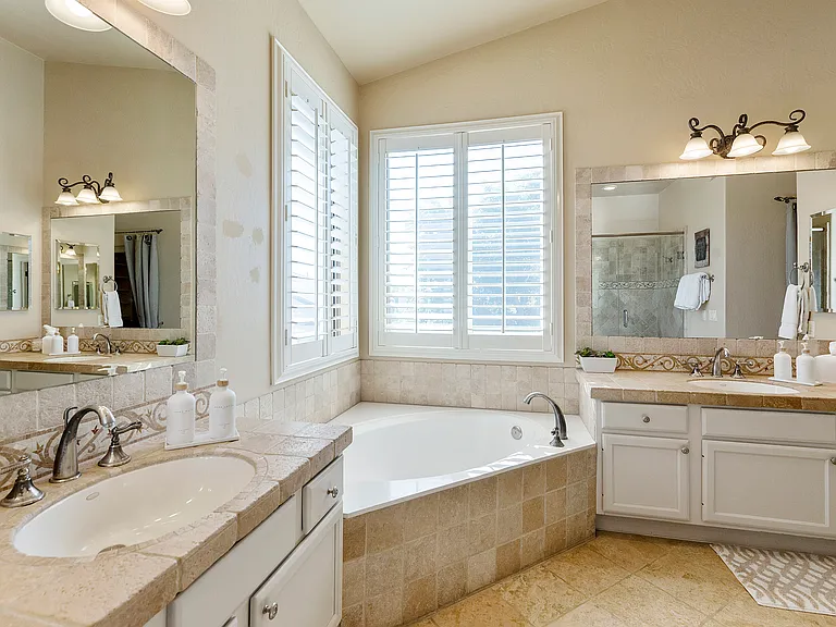 6419 E Betty Elyse Ln — Photo 31