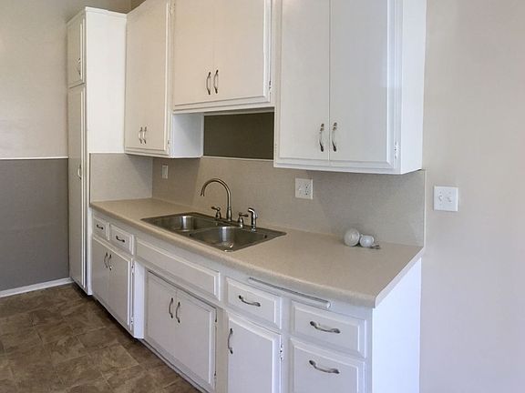 4th image of 734 Sidonia Ave
