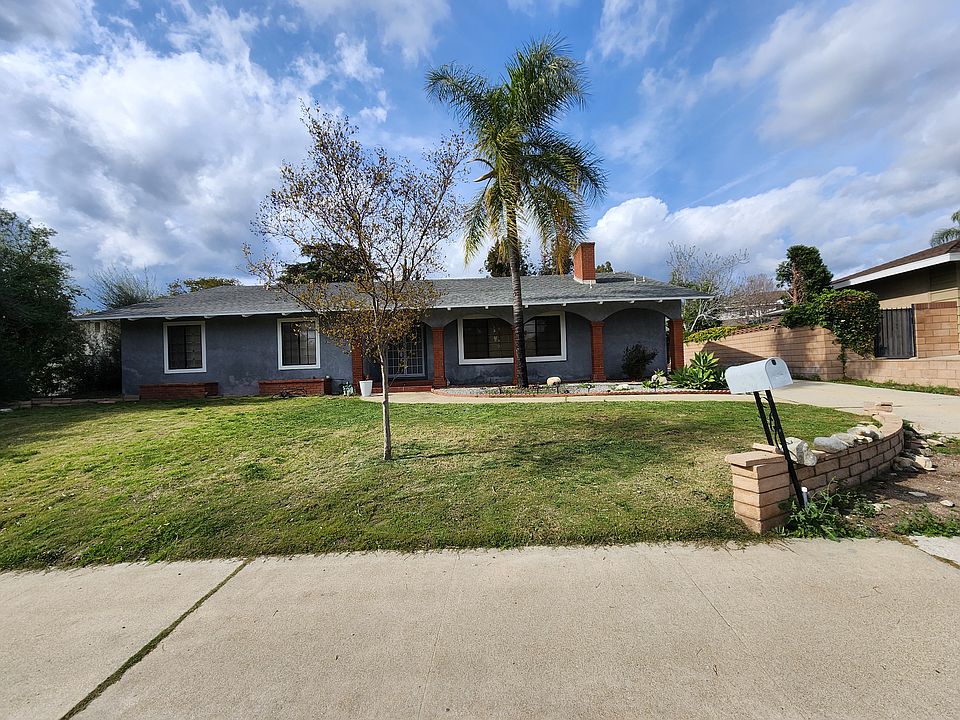 1st image of 203 W Monterrey Dr