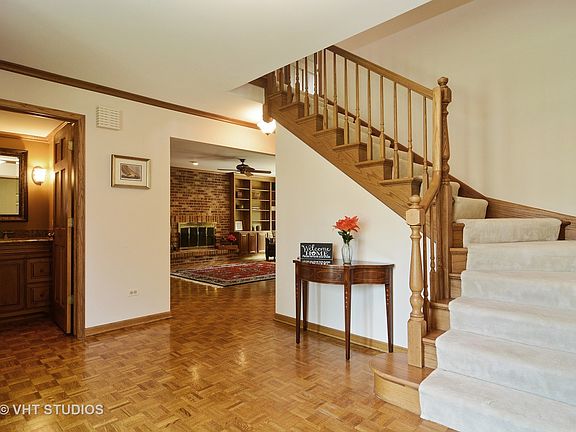 2nd image of 2211 E Amhurst Ct