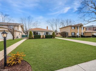 9339 Tripp Ave, Skokie, IL 60076