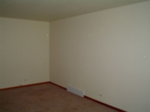 4th image of 12623 S Throop St