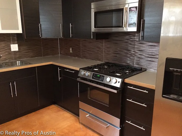 705 Upson St — Photo 5