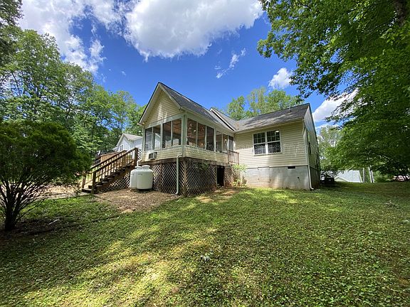 2nd image of 211 Cedar Ridge Dr