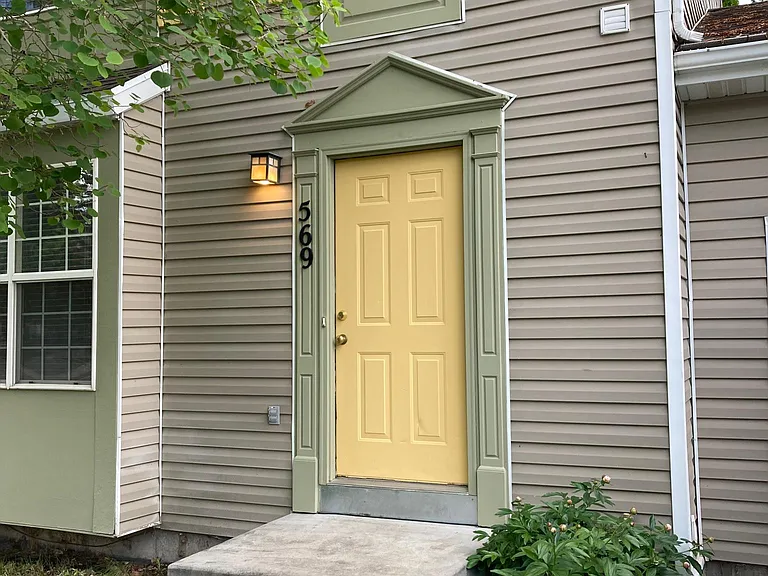 569 N 200 W — Photo 18