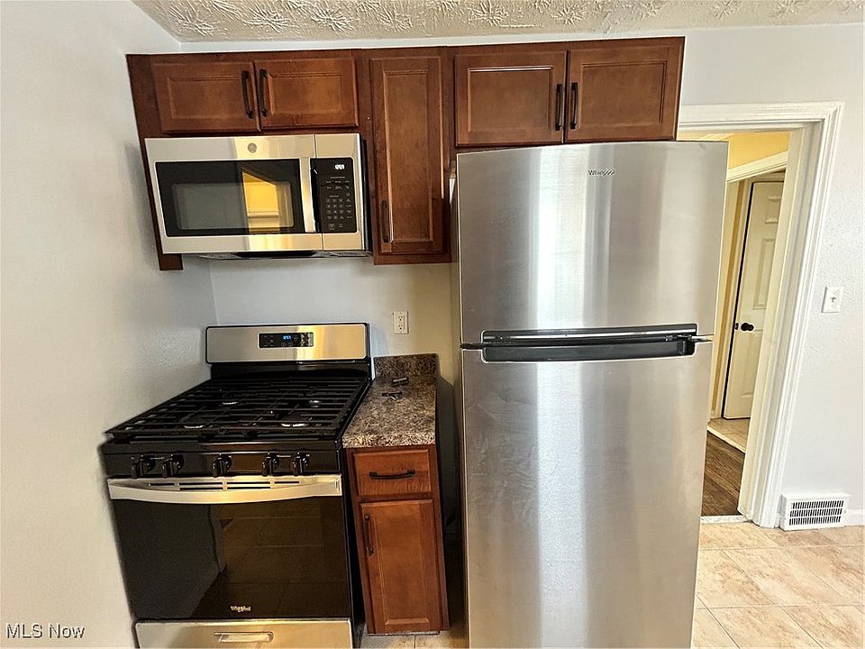 17916 North Blvd, Maple Heights, OH 44137 | Zillow