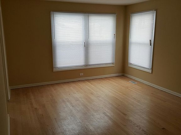 4th image of 22410 Yates Ave