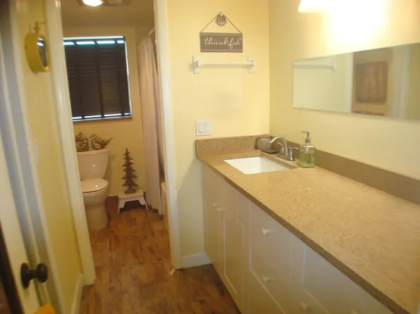 12020 W Greenway Drive #105, Royal Palm Beach, FL 33411