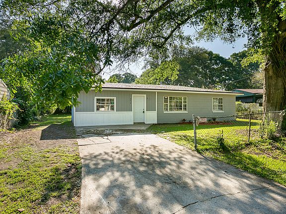 4th image of 3414 Brookhaven Dr
