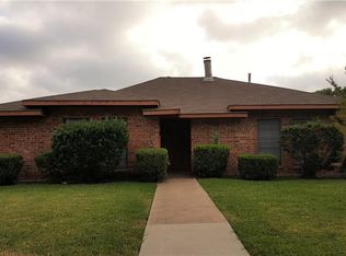 2106 Ashwood Ln, Carrollton, TX 75006