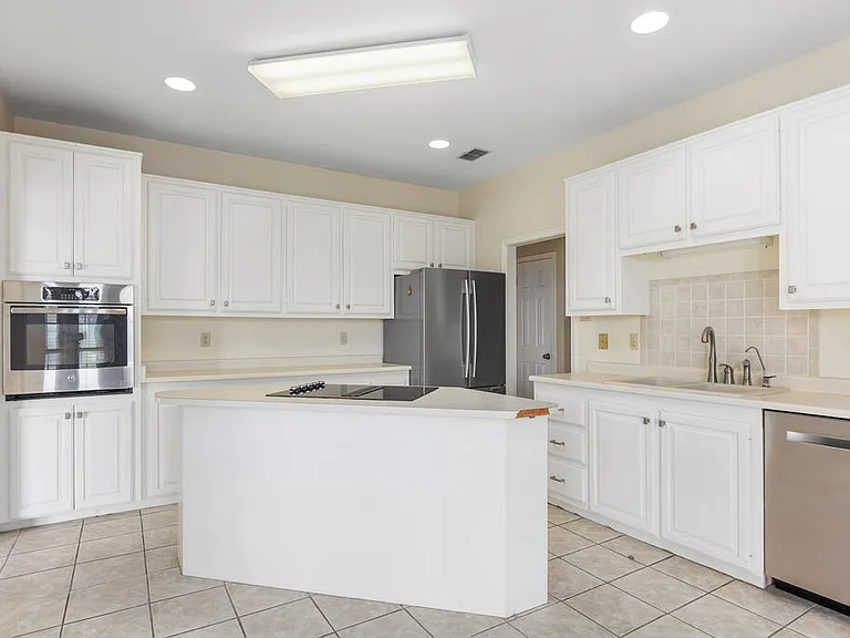 103 Crockett Dr — Photo 13