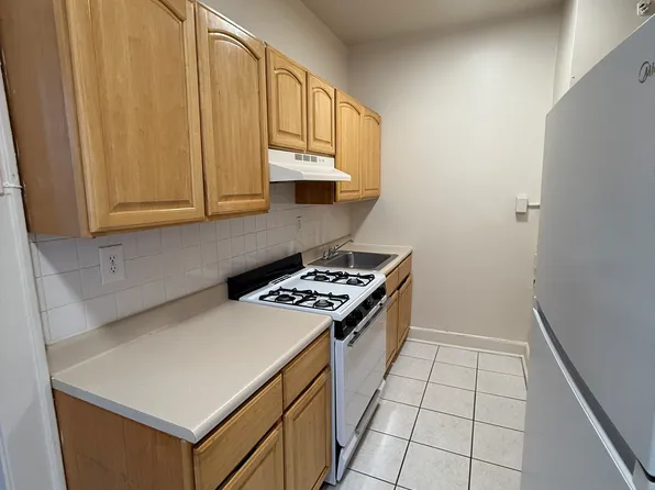 (undisclosed Address), Montclair, NJ 07042