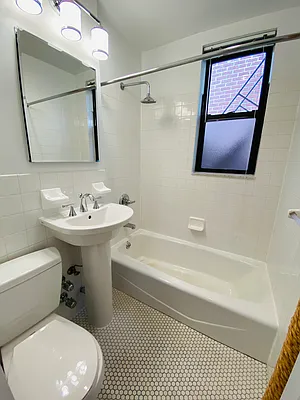 Rented by Metropolis Real Estate of Manhattan | media 15