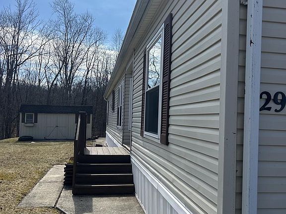 3rd image of 29 Meadow Run Pl