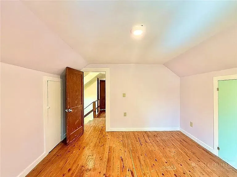 Charming 3 Bed, 1 Bath Single Family Home in West Jefferson, NC — Photo 4