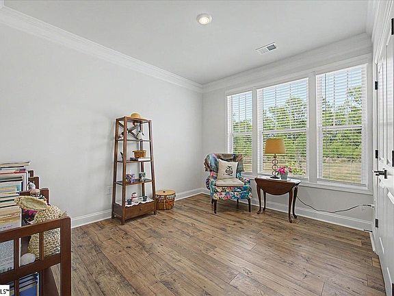 5th image of 1835 Wabash Pl