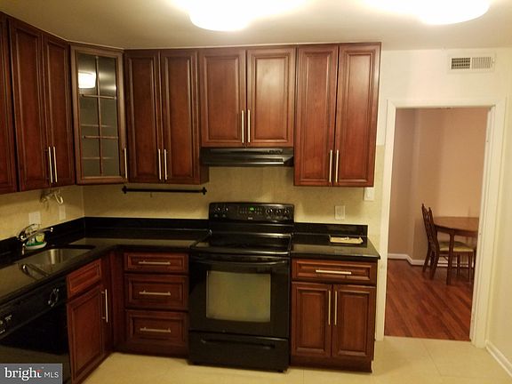 4th image of 134 Roberts Ln APT 402