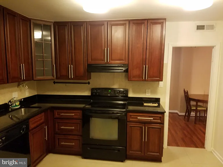 134 Roberts Ln #402 — Photo 4