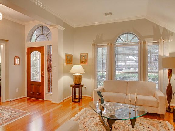 5th image of 4323 Goldenrod Ln