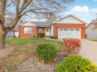 109 Spruce Ct, Brighton, IL 62012