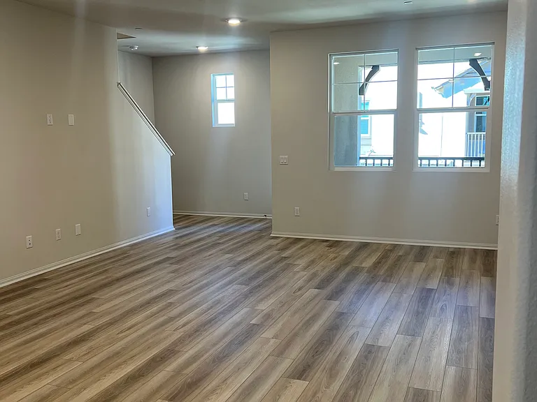 40775 Melrose Dr — Photo 4