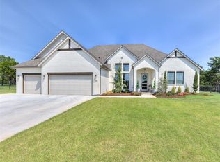 8302 Robin Way, Guthrie, OK 73044