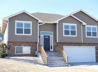 117 Starlight Ln, Manhattan, KS 66503