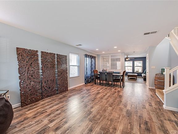 5th image of 29745 Cambridge Ave