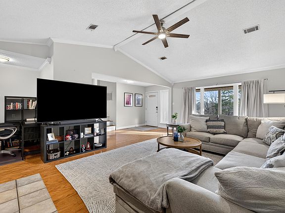 4th image of 5 Havenwood Ln