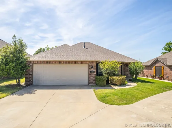 566 S 22nd Pl, Collinsville, OK 74021