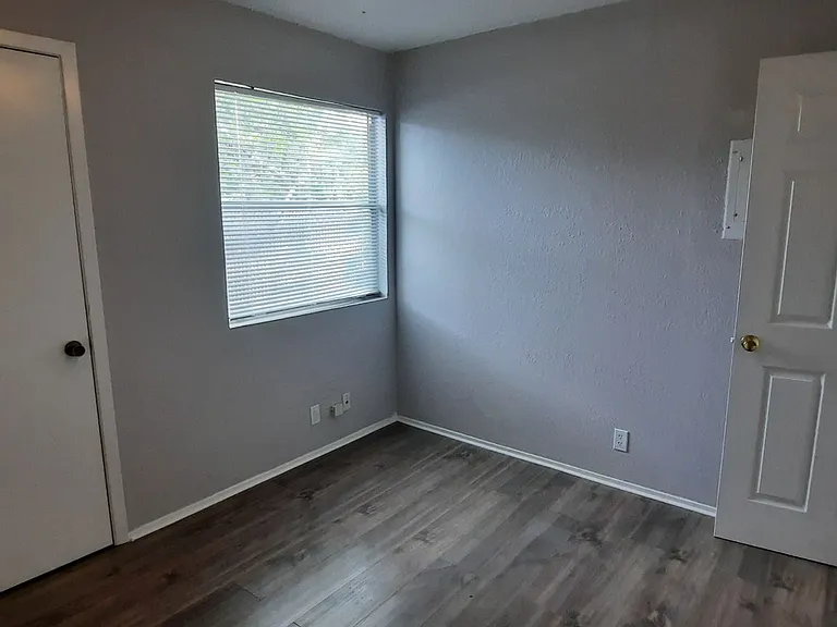 823 Taulbee Ln #B — Photo 14