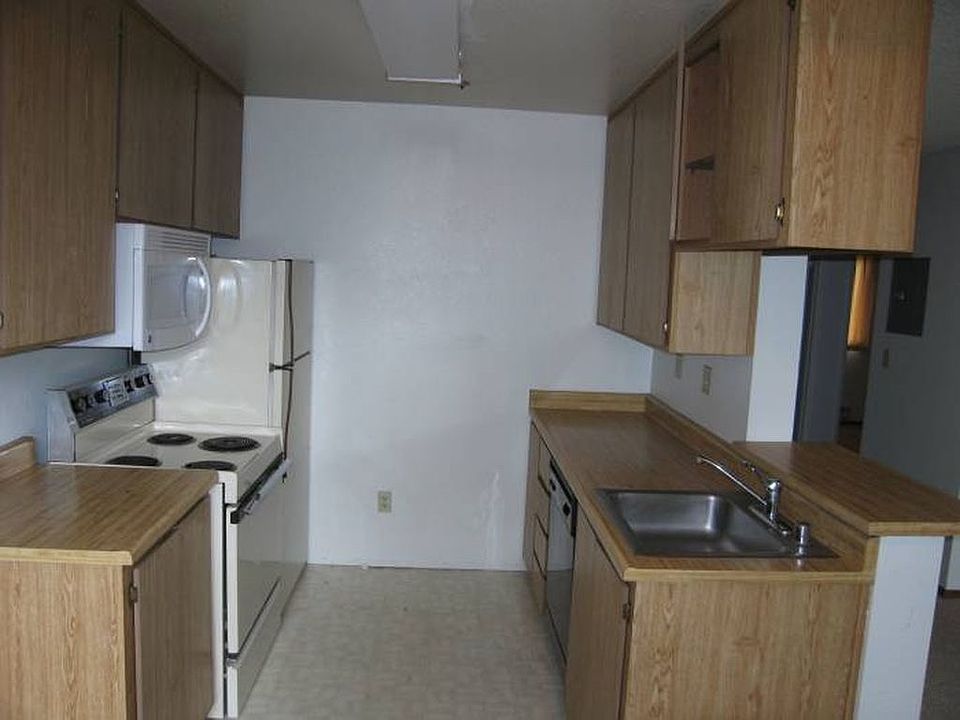 2nd image of 3742 Silver Oaks Way APT C