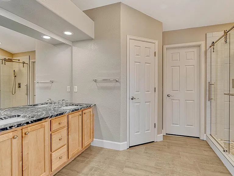 10202 Nickolas Ave — Photo 9