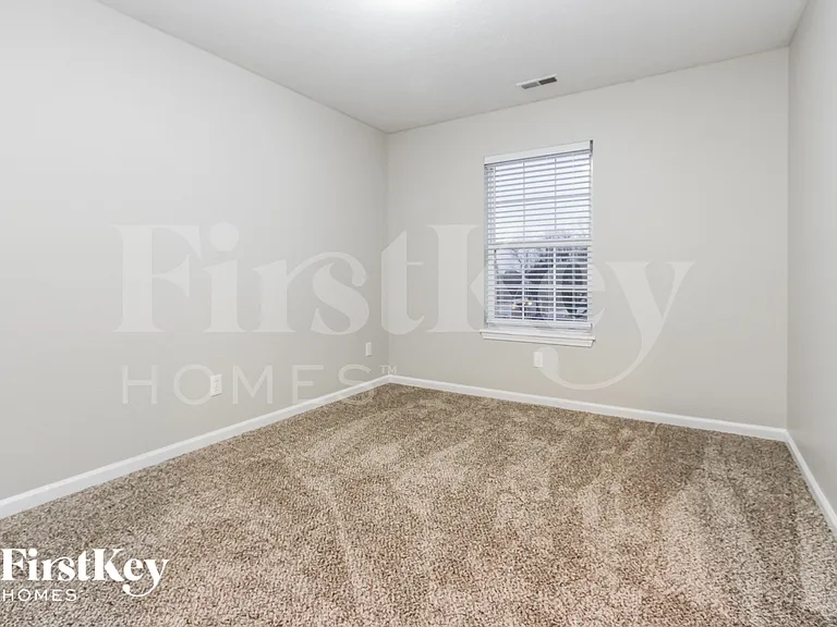 4700 Cork Ct — Photo 13