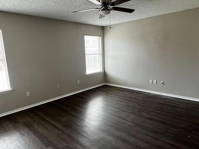 1601 Hedgewood Trl — Photo 7