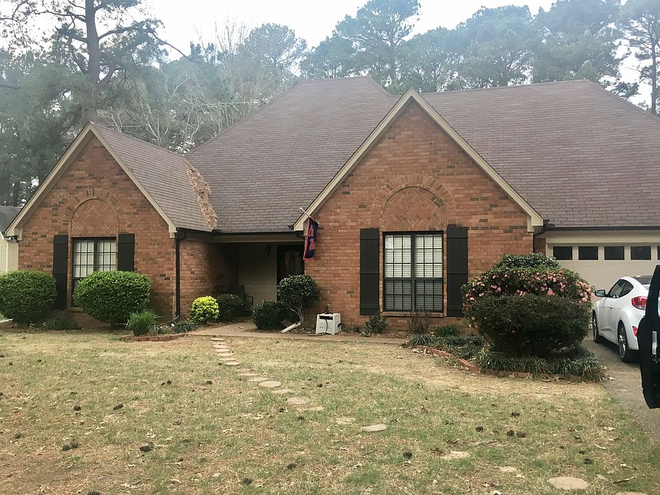1st image of 878 Country Club Dr