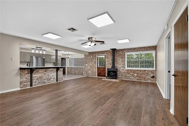 4 bed, 2.0 bath, 1622 sqft, $2,500 — Photo 3